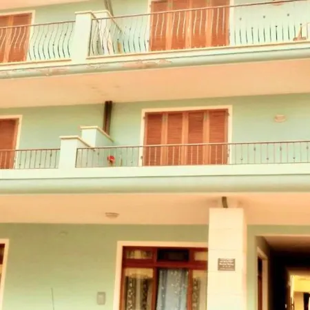 In Just 600 Mt From The Sea Apart Otel